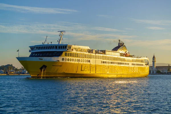 Закинф Греция 2018 Fior Levante Ferry Гавани Острова Закинф Греция — стоковое фото