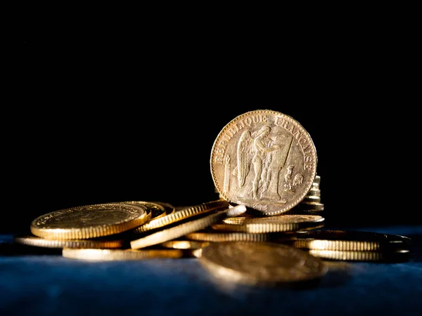 Real Gold Coins Dark Background — Stock Photo, Image