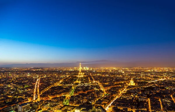 法国巴黎 2018年12月1日 蒙帕纳斯塔夜间巴黎概况 — 图库照片