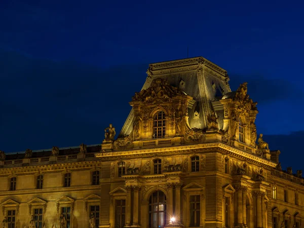 フランス 2018 パリのルーヴル美術館世界のほとんどヴィジット博物館 — ストック写真