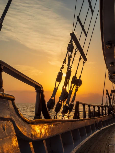 Sunset Sailboat Deck While Cruising Cyclades Greece — Stock Photo, Image