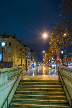 Paris Fransa gece