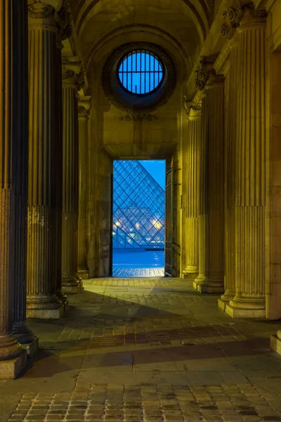 Paris Francja Grudnia 2018 Muzeum Luwrze Nocy Paryżu Francja Najczęściej — Zdjęcie stockowe