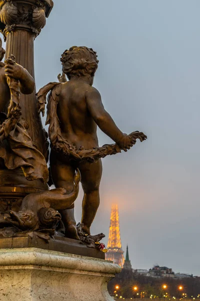 法国巴黎 2018年12月5日 晚上亚历山大伊伊大桥 — 图库照片