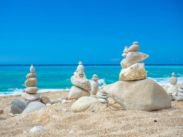 浜の石のスタック — ストック写真