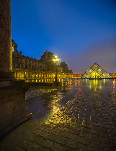 フランス 2018 パリのルーヴル美術館世界のほとんどヴィジット博物館 — ストック写真