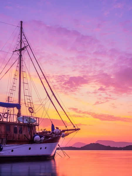 Sailboat Sunrise Bay Nidri Lefkas Island Greece — Stock Photo, Image