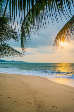 Deniz gündoğumu Koh Samui Adası, Tayland.