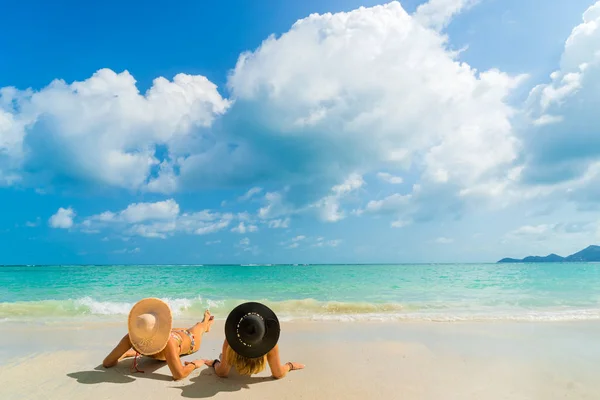 Woman Suntanning Winter Holidays Tropical Beach — Stock Photo, Image
