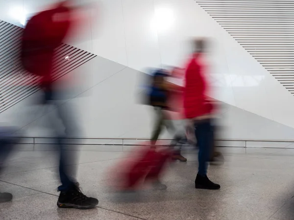 Reisende Fuß Flughafenterminal — Stockfoto