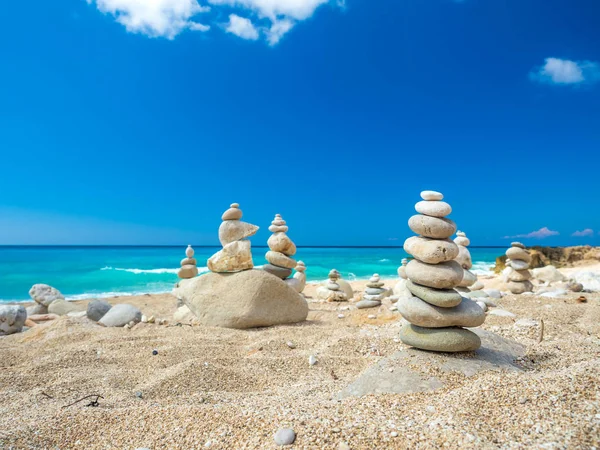浜の石のスタック — ストック写真