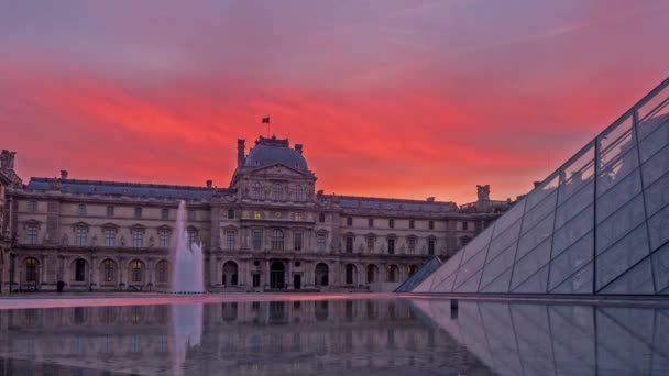 Timelapse Del Museo Del Louvre París Francia — Vídeos de Stock