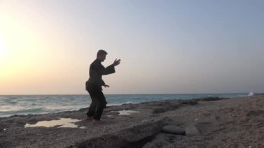 Tai Chi master sahilde