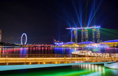 Spectra ışık ve su Marina defne kum Casino otel dallamalar göster