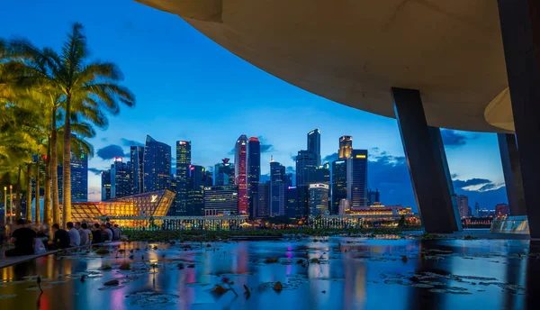 Matahari terbit di museum seni dan pendidikan di kota Singapura — Stok Foto
