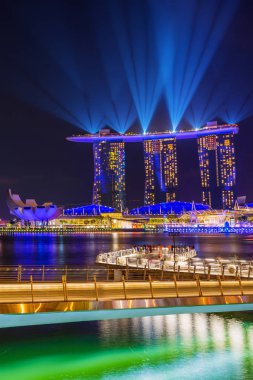 Spectra ışık ve su Marina defne kum Casino otel dallamalar göster