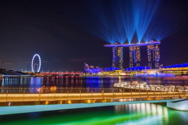 Spectra ışık ve su Marina defne kum Casino otel dallamalar göster
