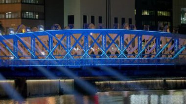 Singapore, Singapur - 3 Şubat 2019: Singapur şehir manzarası Singapur ikonik yerlerinden Ilight gösterisi sırasında görünüm
