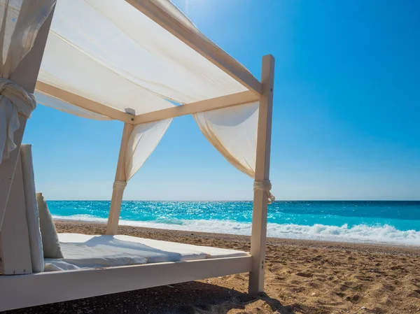 Canopy na praia em Lefkas — Fotografia de Stock