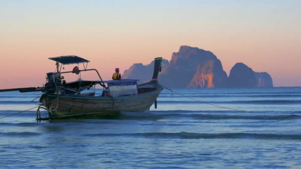 Traditionnel Bateau Longue Queue Coucher Soleil Thaïlande — Video