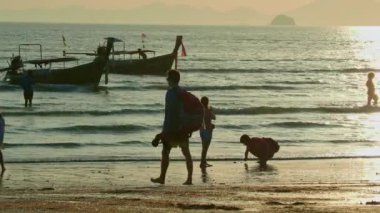 Sunset Beach deki Ao Nang Krabi Thailand
