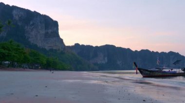 Sunset Beach deki Ao Nang Krabi Thailand