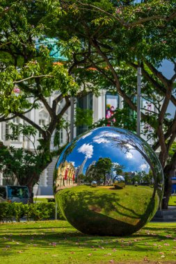 Dev ayna küre top Singapur City 