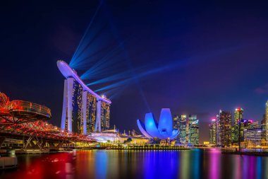 Spectra ışık ve su Marina defne kum Casino otel dallamalar göster