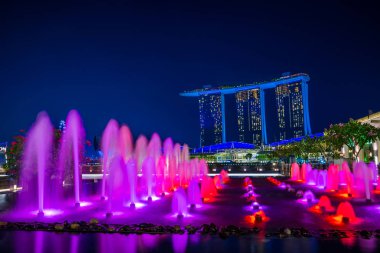 Spectra ışık ve su Marina defne kum Casino otel dallamalar göster