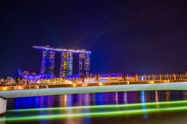 Spectra ışık ve su Marina defne kum Casino otel dallamalar göster — Stok fotoğraf