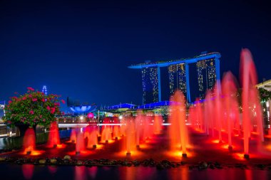 Spectra ışık ve su Marina defne kum Casino otel dallamalar göster