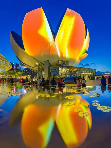 Salida del sol en el Museo de Arte y Escena de la ciudad de Singapur — Foto de Stock