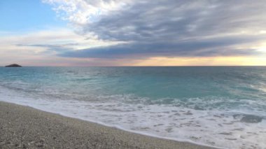 Lefkas adasında vahşi Iyon Denizi Yunanistan