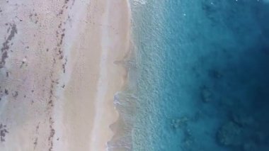 Yunanistan 'daki Lefkas adasının drone görünümü