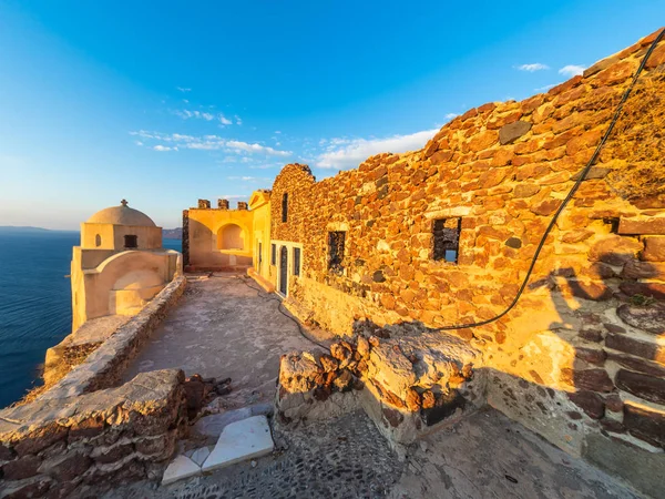 Le rovine del castello veneziano di Oia Santorini G — Foto Stock