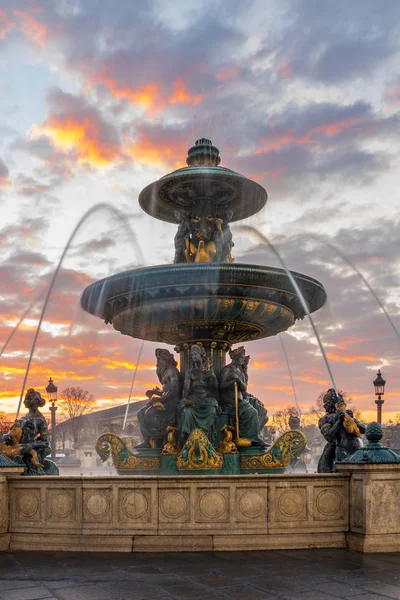 Fontaine Place de la Concorde in Paris Francia — Foto de Stock