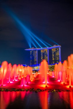 Spectra ışık ve su Marina defne kum Casino otel dallamalar göster