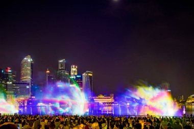 Spectra ışık ve su Marina defne kum Casino otel dallamalar göster