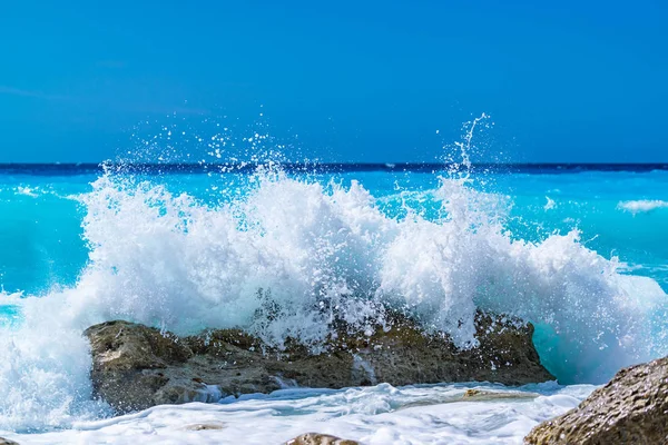 Mare selvaggio a Lefkas — Foto Stock