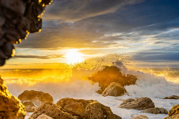 Pôr do sol na praia em Lefkas — Fotografia de Stock