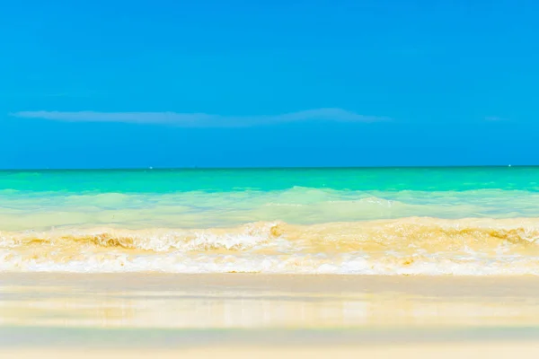 Una spiaggia tropicale incredibile — Foto Stock