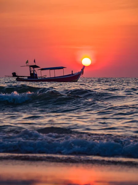 Long tail boat at sunset in Thailand — Stock Photo, Image