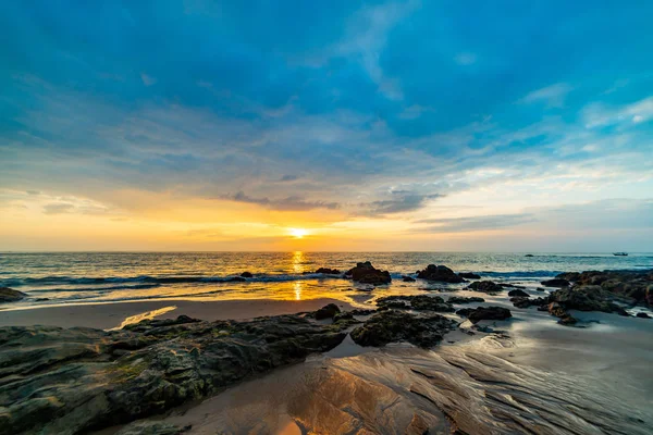 Khao Lak strand naplementekor — Stock Fotó