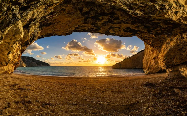 Lefkas adasında Porto Katsiki plaj 