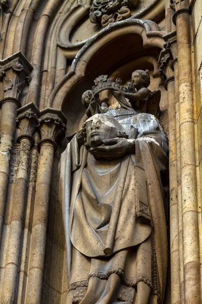 Statua a Notre Dame Parigi — Foto Stock