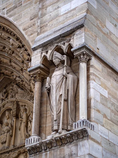 Estátua em Notre Dame Paris — Fotografia de Stock