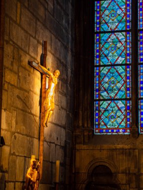 notre dame de paris vitray