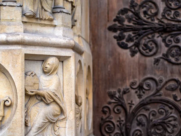 Statue at Notre dame Paris — Stock Photo, Image