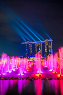 Spectra ışık ve su Marina defne kum Casino otel dallamalar göster