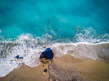 Lefkas'taki Kathisma plajında drone görünümü 